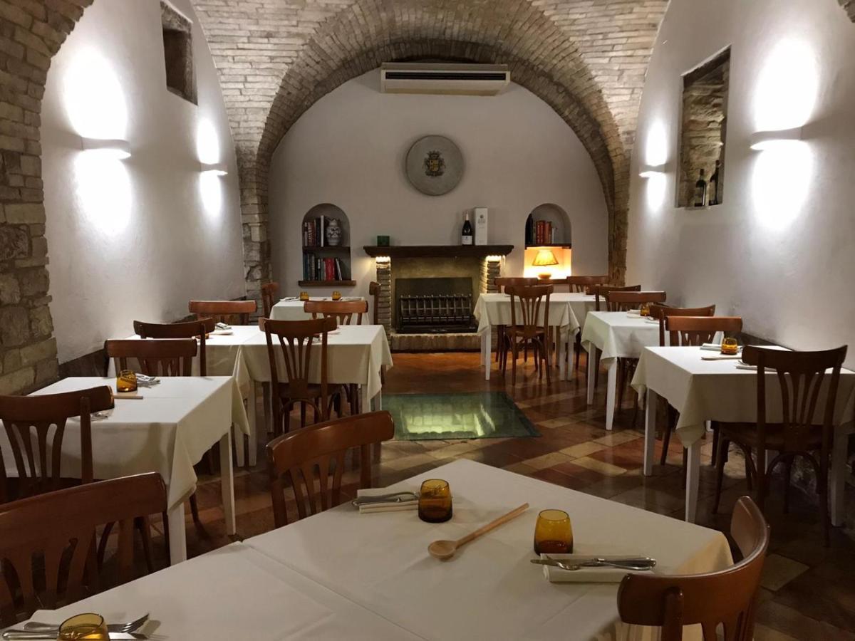 Hotel La Fortezza Ассізі Екстер'єр фото