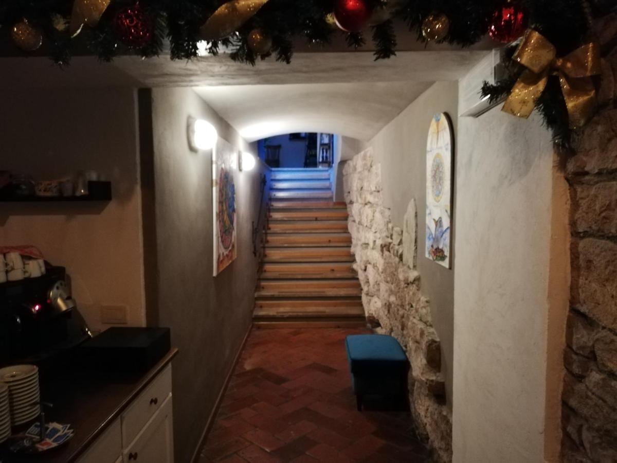 Hotel La Fortezza Ассізі Екстер'єр фото